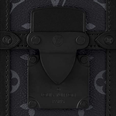 vertical trunk wearable wallet.